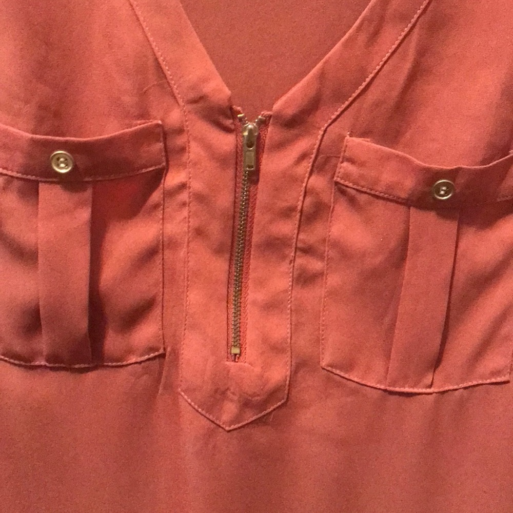 blouse - Picture 3 of 5